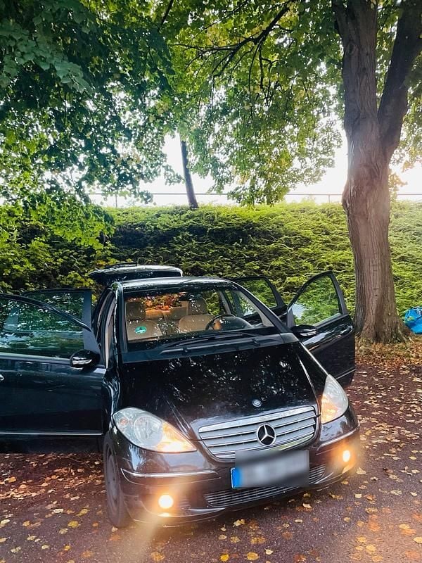 Schwarz Gebraucht 2006 Mercedes A180 Limousine | 3.500 € (Fairer Preis) - Bild 1/4