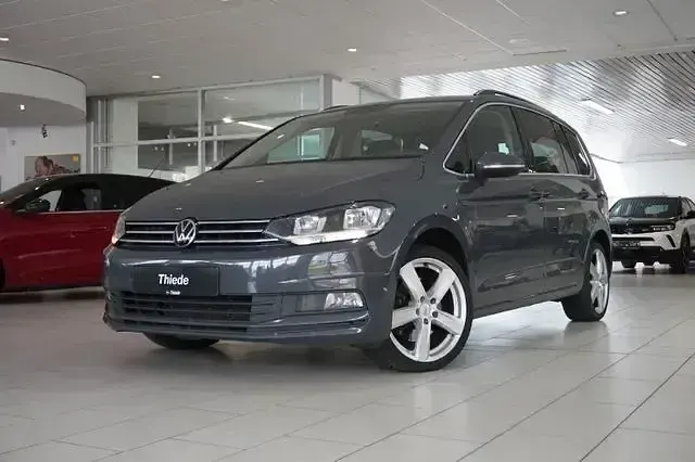 Gebraucht VW Touran Comfortline 150 PS (110 kW) 2021 Delfingrau metallic Van / Kleinbus