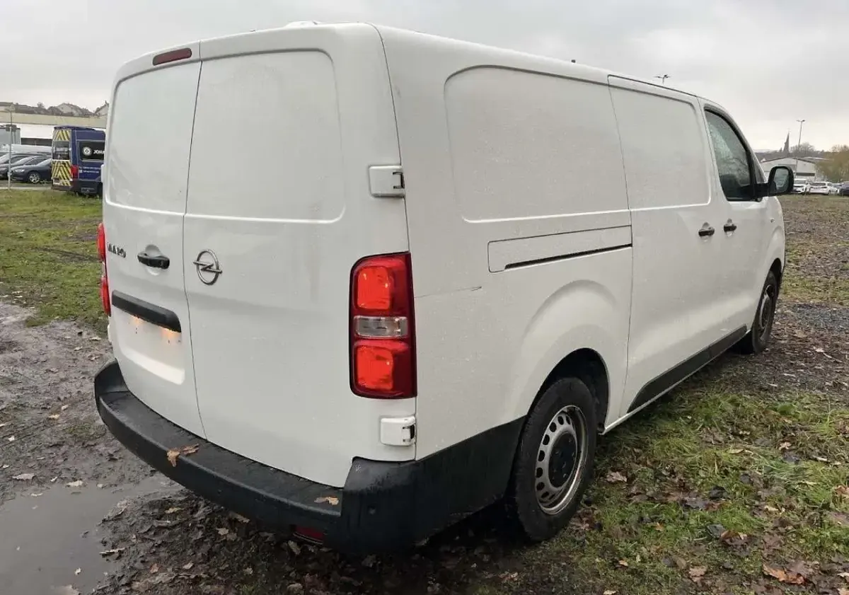 Gebraucht Opel Vivaro Edition 122 PS (89 kW) 2022 Jade weiss/arktis weiss Van / Kleinbus