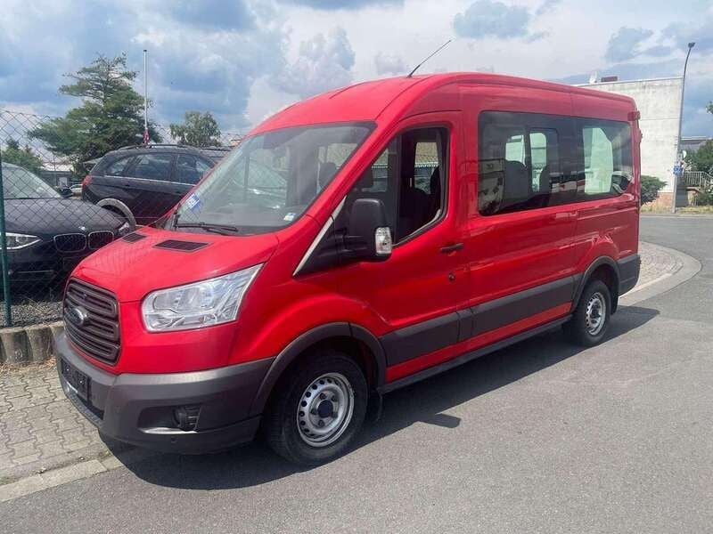 Second-hand Ford Transit 101 CP (74 kW) 2016 Roșu Break
