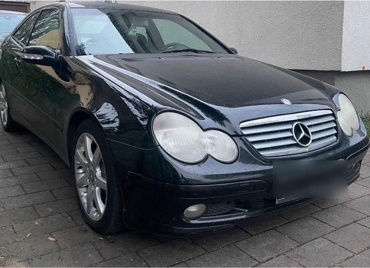Schwarz Gebraucht 2002 Mercedes C180 Coupé | 1.350 € (Fairer Preis) - Bild 1/4