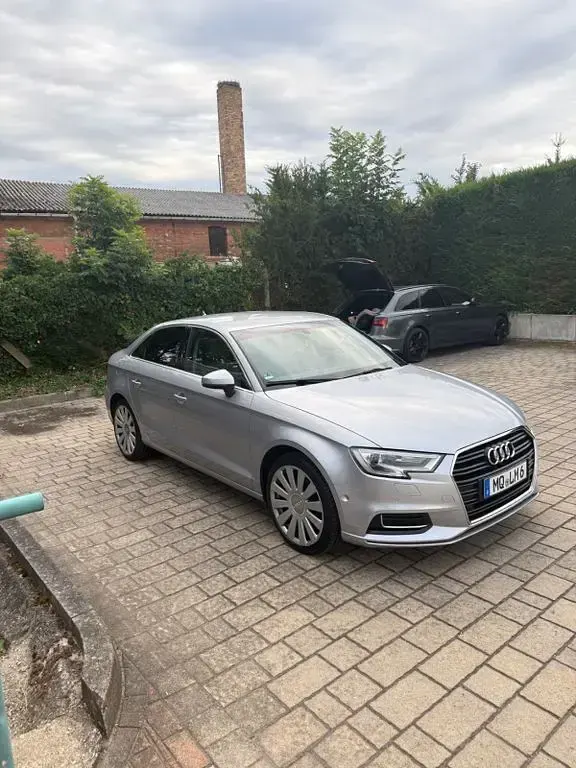 Gebraucht Audi A3 Ambiente 150 PS (110 kW) 2016 Silber Limousine