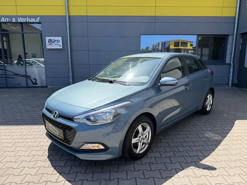 Gebraucht Hyundai i20 GO! 75 PS (55 kW) 2017 Blau Limousine