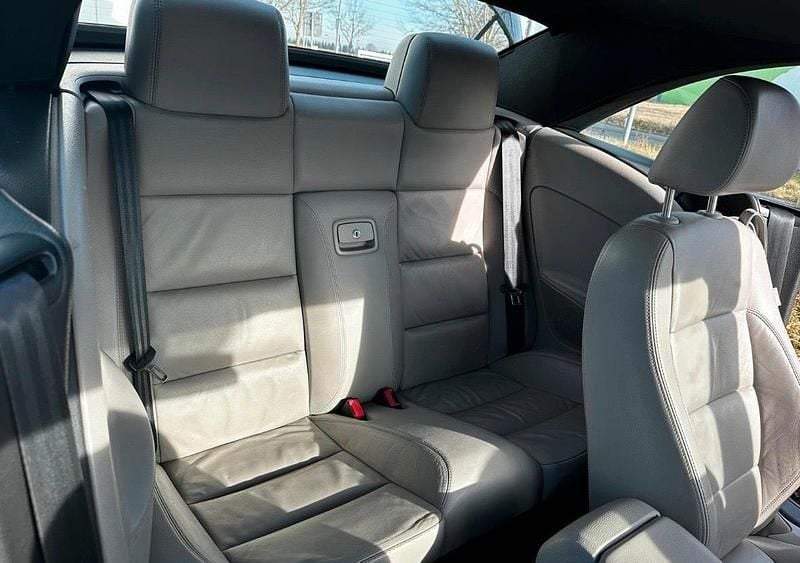 Second-hand VW Eos 200 CP (147 kW) 2008 Negru Cabrio