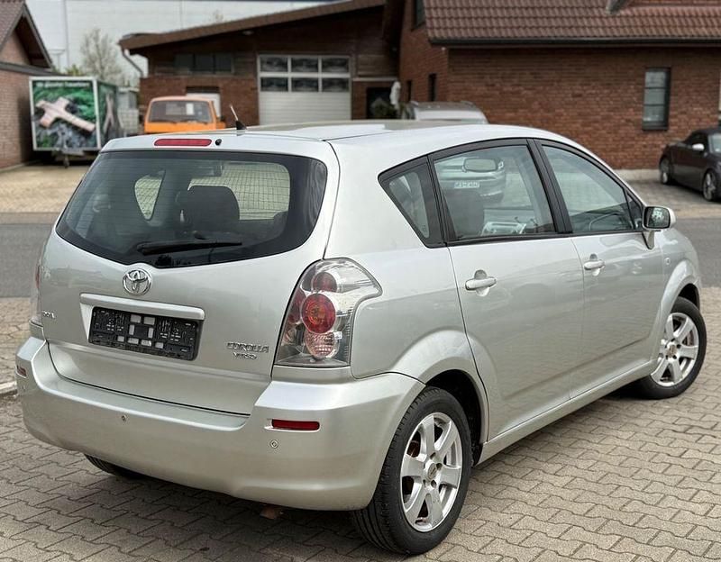 Gebraucht Toyota Corolla Verso Sol 129 PS (94 kW) 2004 Silber Van / Kleinbus