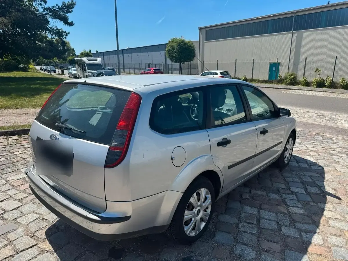 Gebraucht Ford Focus 90 PS (66 kW) 2006 Silber Kombi