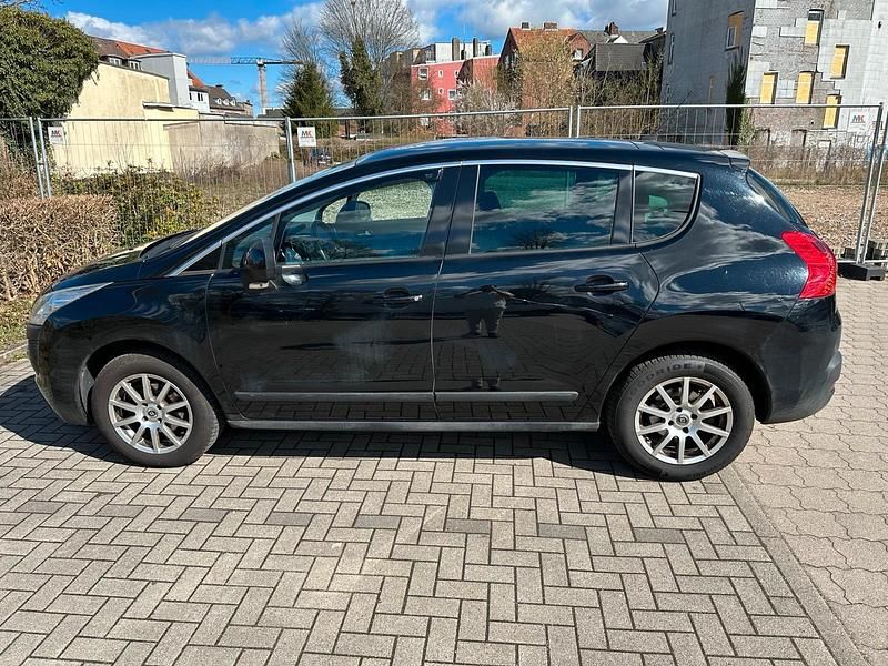 Schwarz Gebraucht 2011 Peugeot 3008 Van / Kleinbus | 3.500 € (Superpreis) - Bild 1/4