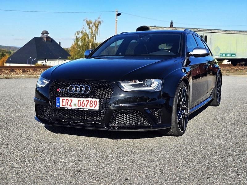 Schwarz Gebraucht 2013 Audi RS4 Kombi | 21.990 € (Fairer Preis) - Bild 1/4