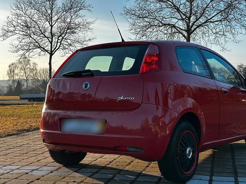 Gebraucht Fiat Punto 75 PS (55 kW) 2009 Rot Kleinwagen