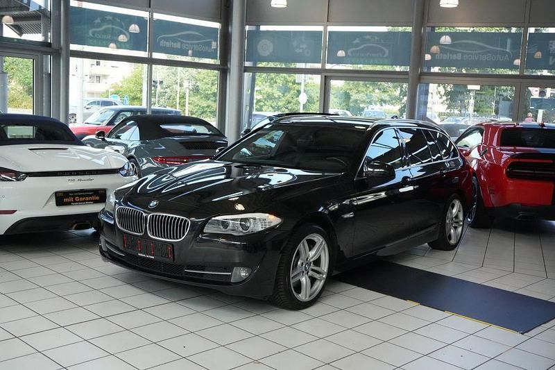 Schwarz Gebraucht 2012 BMW 530 Sport Line Kombi | 8.900 € (Fairer Preis) - Bild 1/4