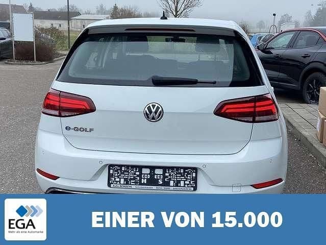 Gebraucht VW e-Golf 100 kW (136 PS) 2021 Weiß Kleinwagen