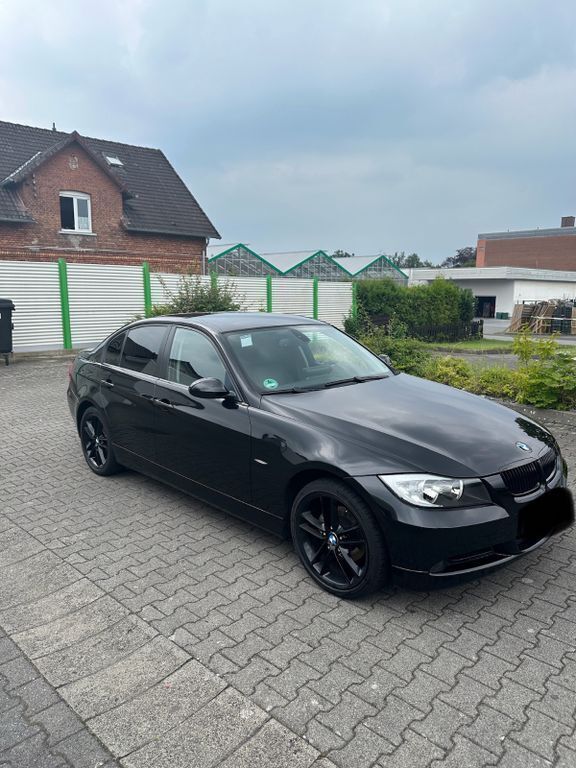 Schwarz Gebraucht 2007 BMW 318 Limousine | 4.800 € (Fairer Preis) - Bild 1/4