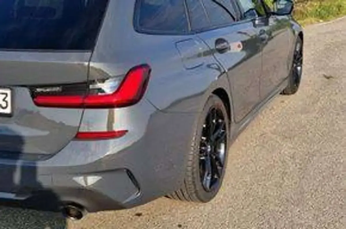 Gebraucht BMW 330 M Sport 265 PS (194 kW) 2020 Grau Kombi