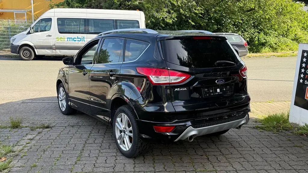 Gebraucht Ford Kuga Individual 179 PS (131 kW) 2015 Schwarz SUV