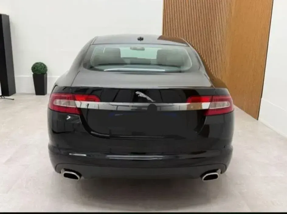 Gebraucht Jaguar XF 211 PS (155 kW) 2010 Schwarz Limousine