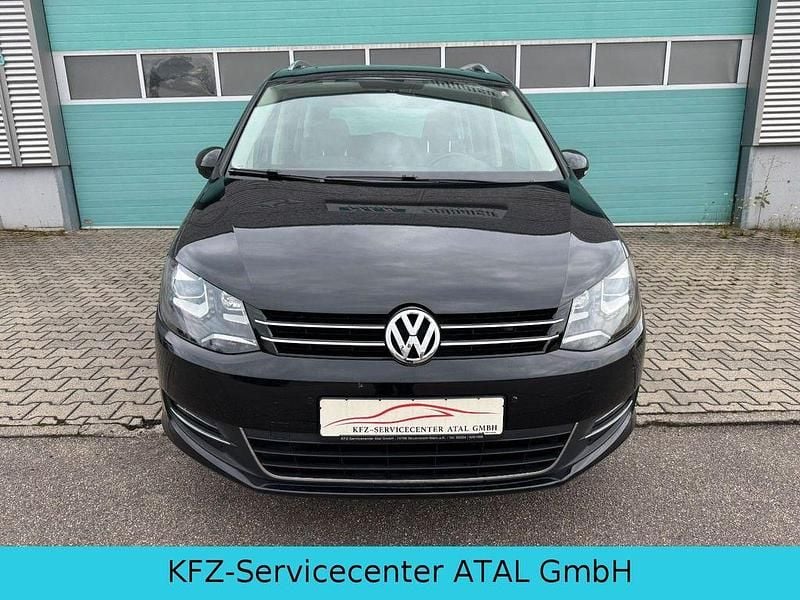 Schwarz Gebraucht 2011 VW Sharan Highline Van / Kleinbus | 12.250 € (Etwas zu teuer) - Bild 1/4