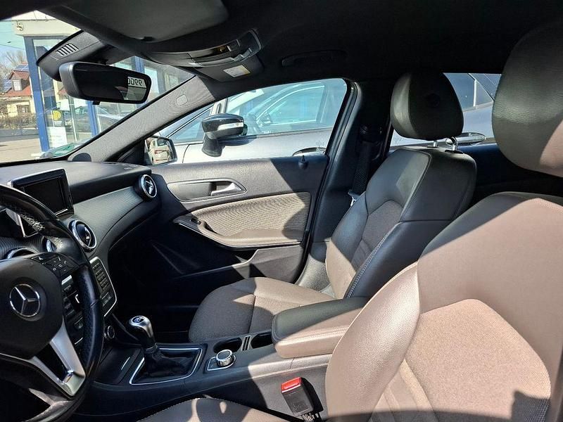 Gebraucht Mercedes GLA200 Style 156 PS (114 kW) 2014 Grau SUV