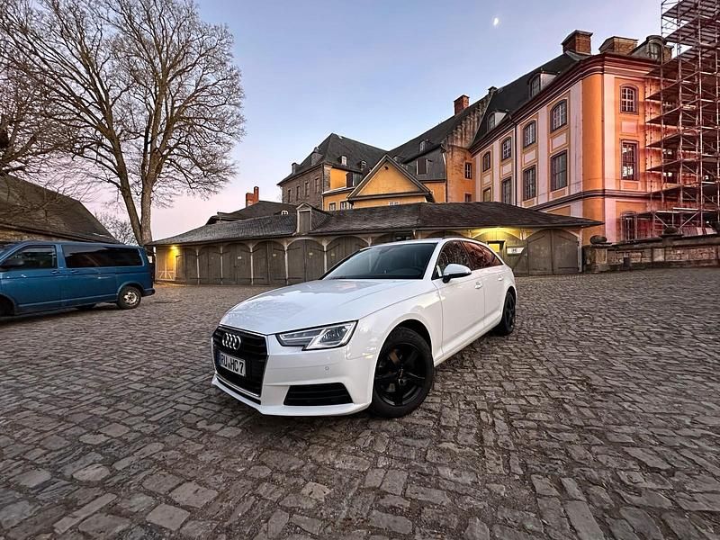 Weiß Gebraucht 2016 Audi A4 Kombi | 10.999 € (Teuer) - Bild 1/4