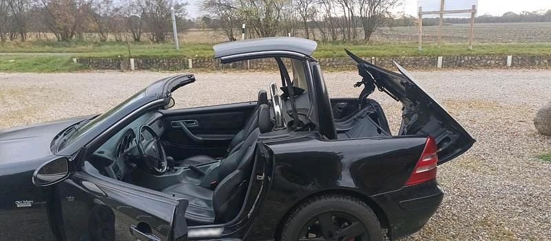 Gebraucht Mercedes 170 163 PS (119 kW) 2003 Schwarz Cabrio