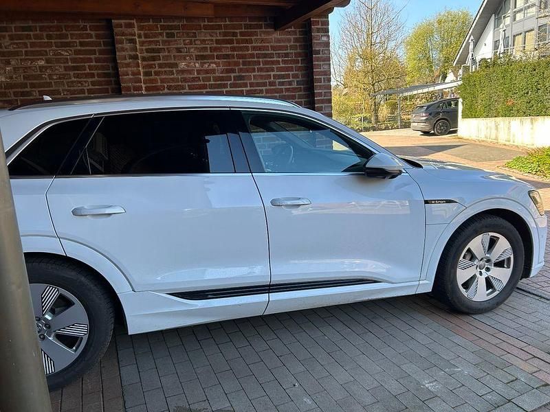 Gebraucht Audi e-tron S-Line 230 kW (313 PS) 2020 Weiß SUV
