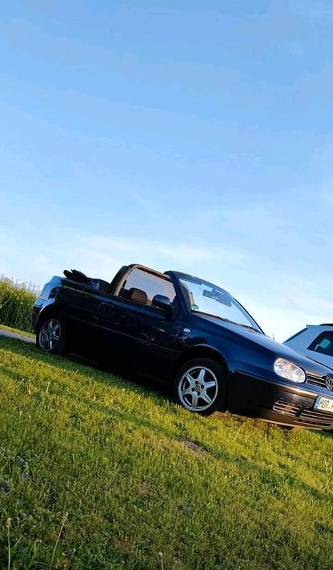 Blau Gebraucht 2000 VW Golf Cabriolet Cabrio | 2.000 € (Fairer Preis) - Bild 1/4