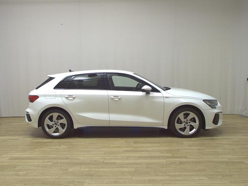 Weiss Gebraucht 2023 Audi A3 S-Line | 23.980 € (Superpreis) - Bild 1/4