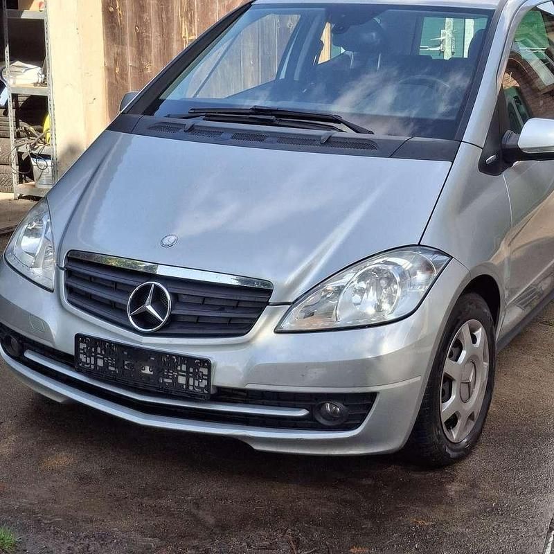 Silber Gebraucht 2009 Mercedes A160 Limousine | 3.955 € (Etwas zu teuer) - Bild 1/4