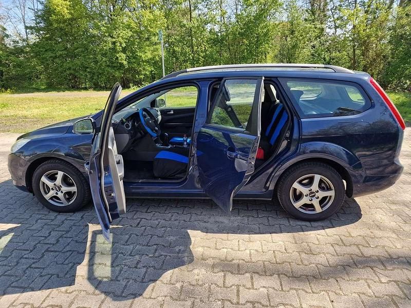 Gebraucht Ford Focus Style 101 PS (74 kW) 2009 Blau Kombi