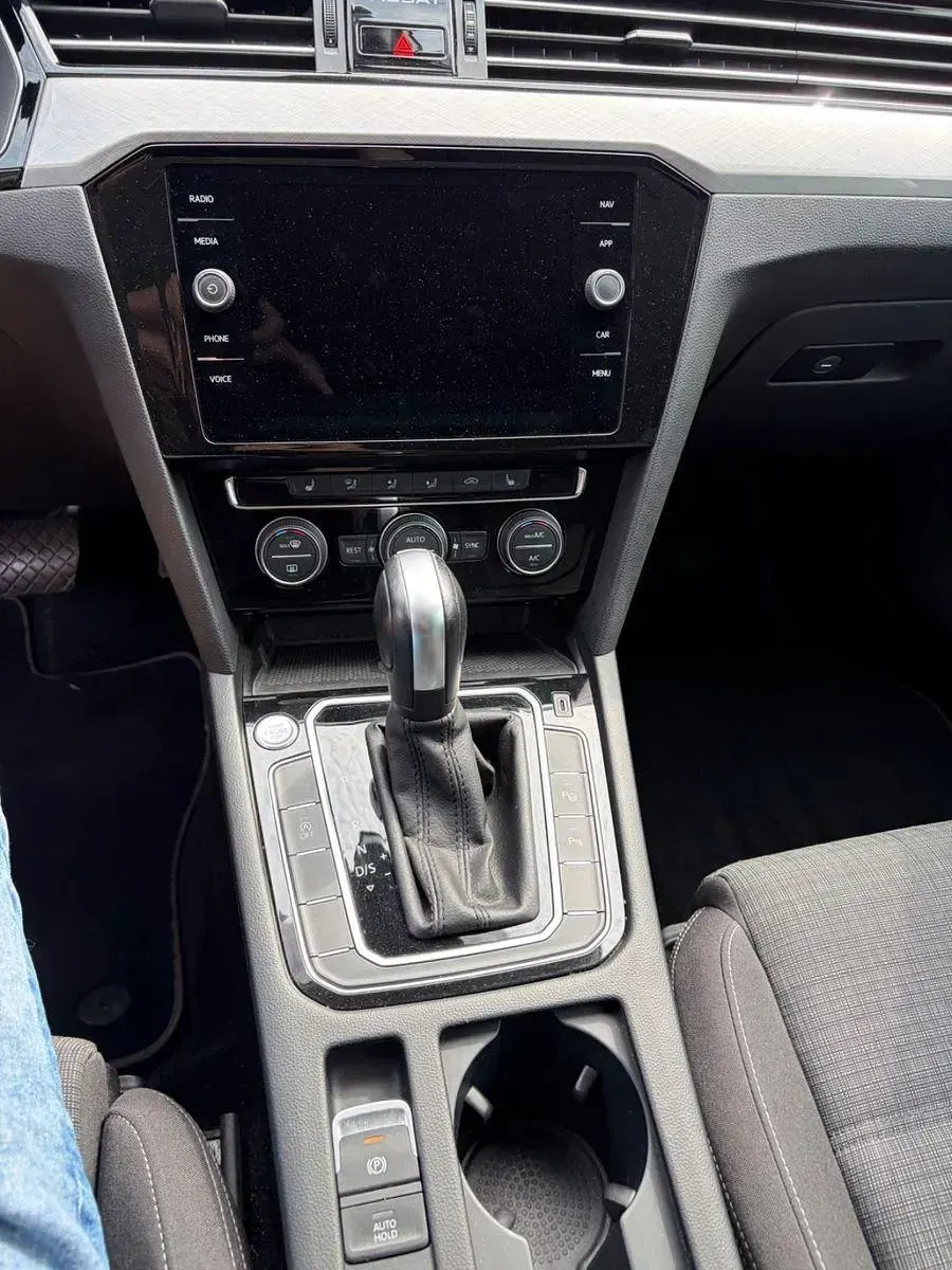 Gebraucht VW Passat Business 150 PS (110 kW) 2020 Schwarz Kombi