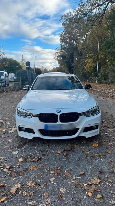Weiß Gebraucht 2017 BMW 320 M Sport Limousine | 15.499 € (Guter Preis) - Bild 1/4