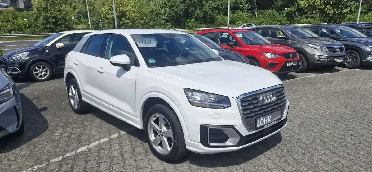 Gebraucht Audi Q2 Sport 150 PS (110 kW) 2019 Gletscherweiß metallic SUV