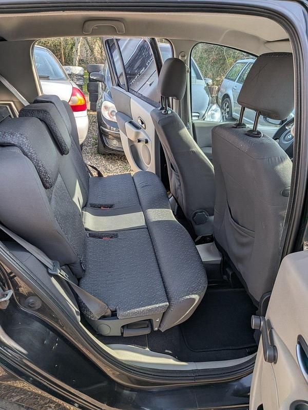 Second-hand Renault Modus 90 CP (66 kW) 2005 Negru Monovolum