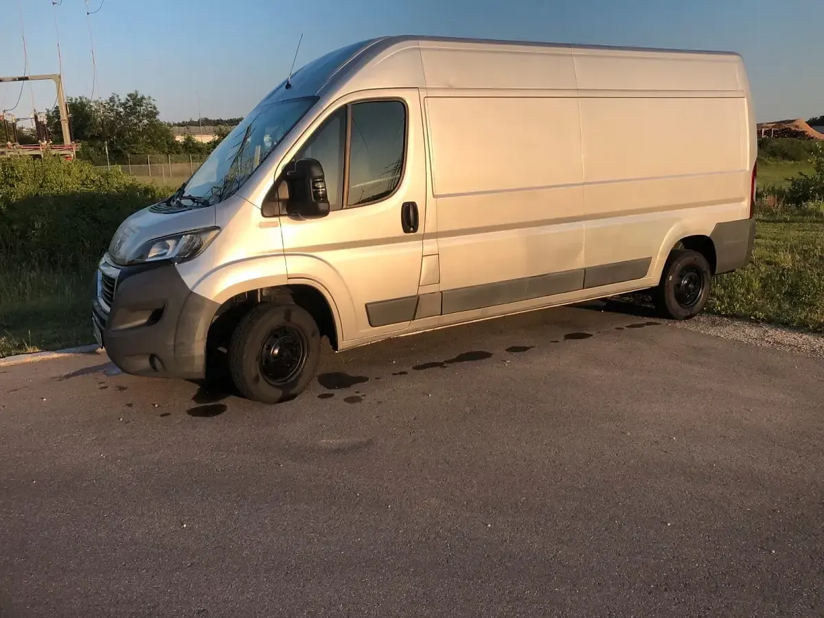 Gebraucht Peugeot Boxer 150 PS (110 kW) 2015 Silber Van