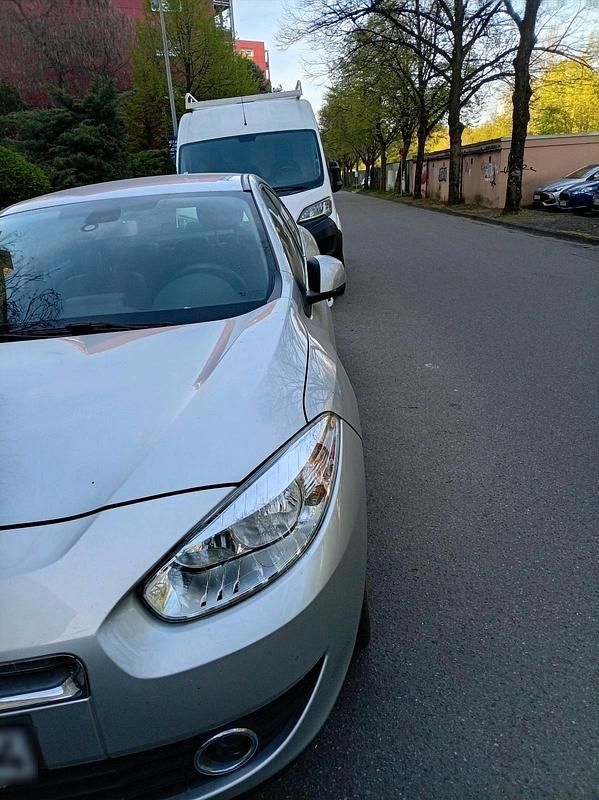 Brugt Renault Fluence 140 HK (102 kW) 2011 Sølv Sedan