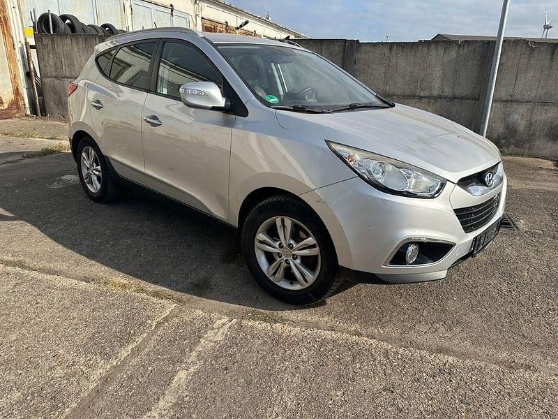 Silber Gebraucht 2013 Hyundai ix35 Style SUV | 6.999 € (Superpreis) - Bild 1/4