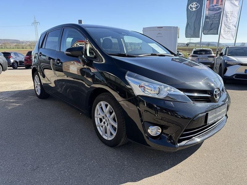 Gebraucht Toyota Verso Edition-S 147 PS (108 kW) 2018 Schwarz Van / Kleinbus