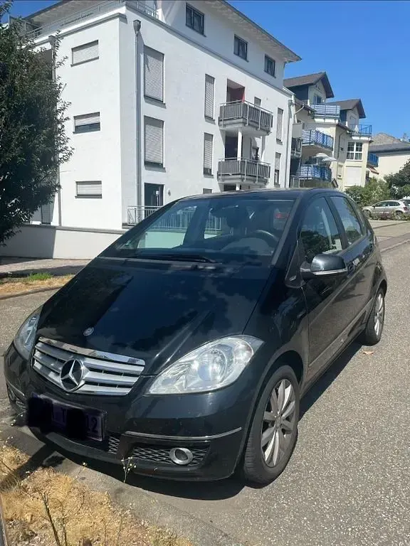 Gebraucht Mercedes A180 109 PS (80 kW) 2010 Schwarz Van / Kleinbus