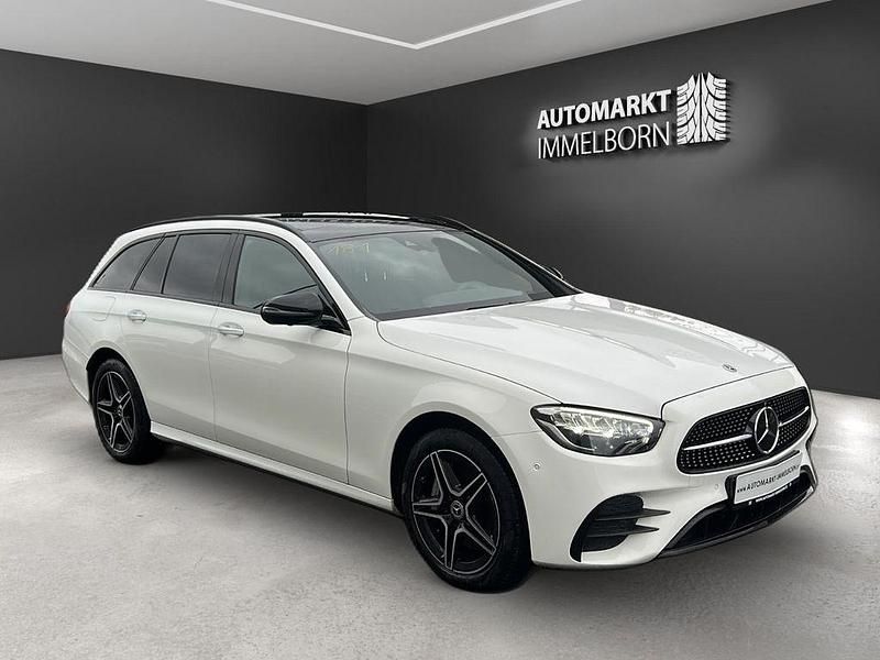 Weiß Gebraucht 2022 Mercedes E300 AMG Limousine | 28.980 € (Fairer Preis) - Bild 1/4