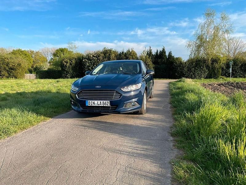 Gebraucht Ford Mondeo 150 PS (110 kW) 2015 Blau Limousine
