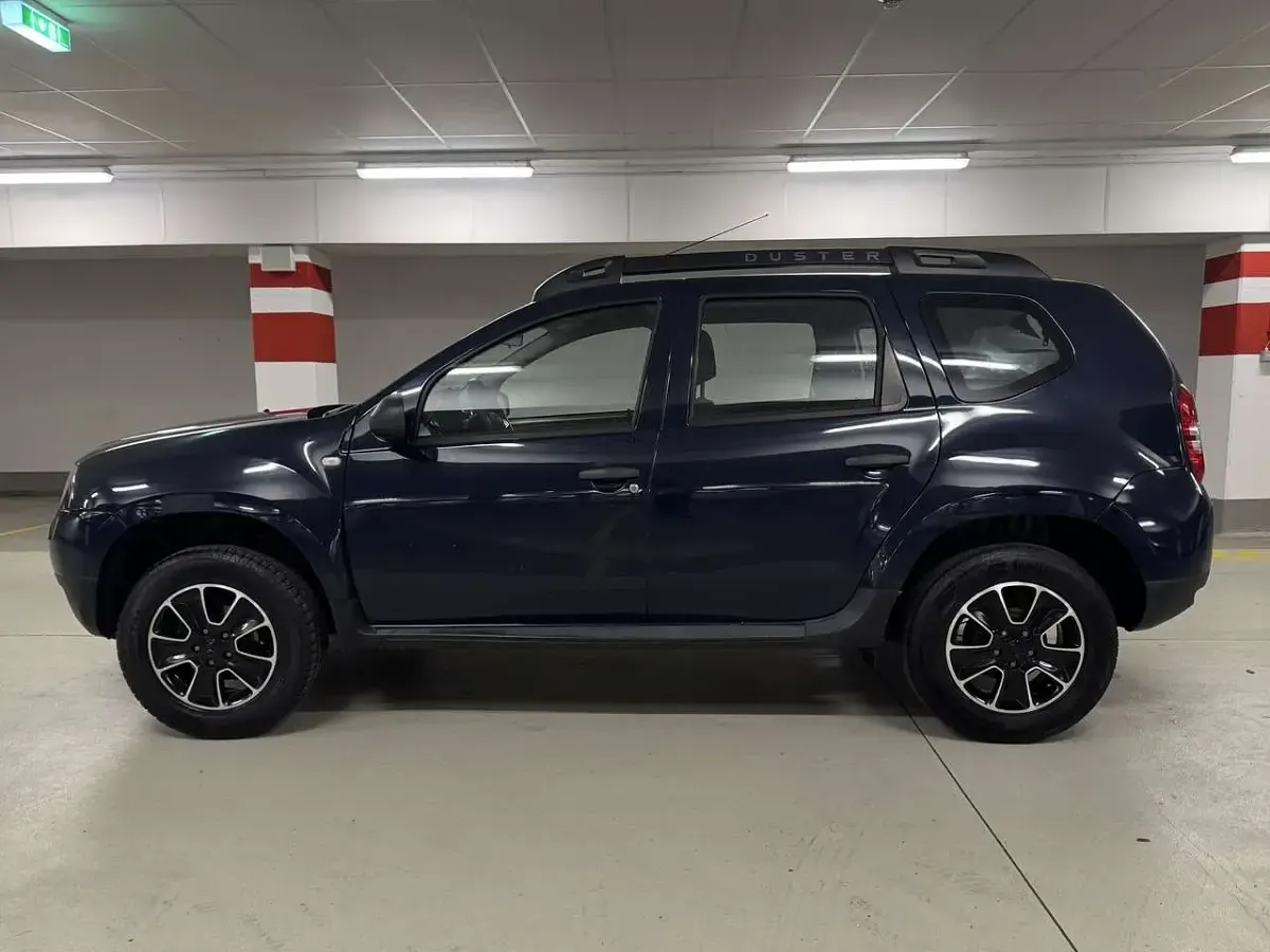 Gebraucht Dacia Duster Basis 114 PS (83 kW) 2017 Blau marine SUV