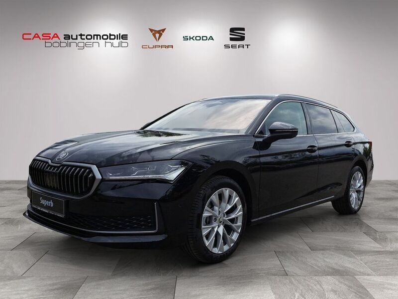 Onyxschwarz metallic Neu 2024 Skoda Superb Selection Kombi | 49.790 € (Teuer) - Bild 1/4