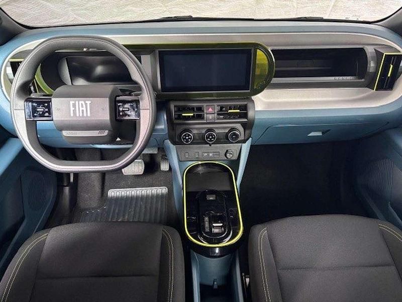 Gebraucht Fiat Grande Panda Icon 101 PS (74 kW) 2025 Rot Kleinwagen