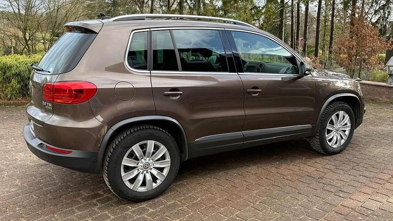 Gebraucht VW Tiguan LOUNGE 179 PS (131 kW) 2015 Braun SUV