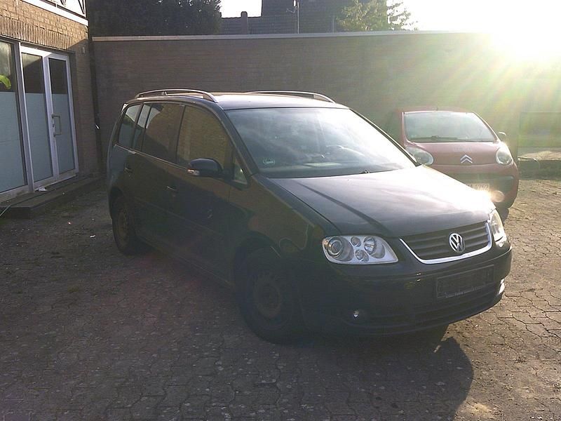 Gebraucht VW Touran Highline 140 PS (102 kW) 2006 Deep black perleffekt Van / Kleinbus