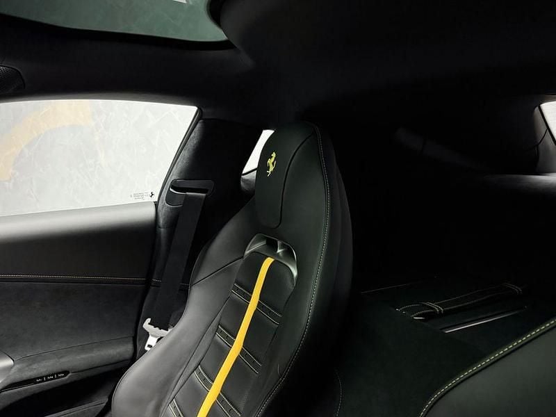 Neu Ferrari 12 Cilindri 829 PS (609 kW) 2025 Violett Coupé