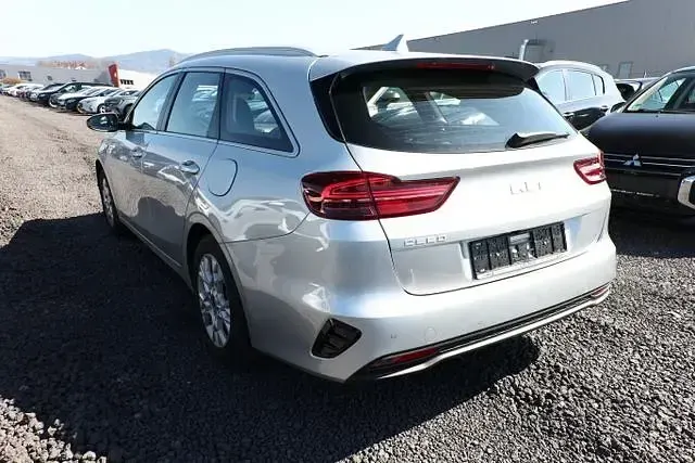Gebraucht Kia Ceed Sportswagon Vision 120 PS (88 kW) 2024 Lunarsilber metallic lunarsilber metallic Kombi