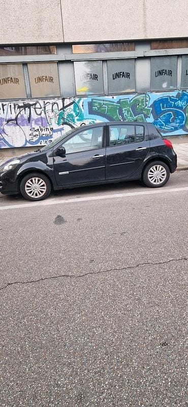 Schwarz Gebraucht 2011 Renault Clio III Kleinwagen | 1.850 € - Bild 1/4