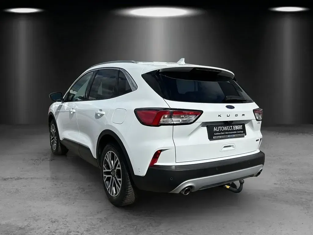 Gebraucht Ford Kuga Titanium 224 PS (164 kW) 2021 Frostweiß SUV