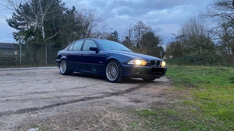 Blau Gebraucht 2000 BMW 523 Limousine | 3.200 € (Guter Preis) - Bild 1/4