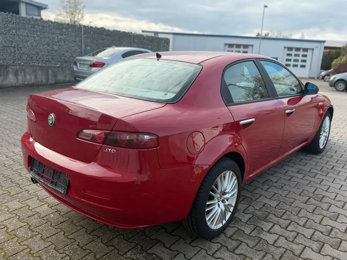Gebraucht Alfa Romeo 159 170 PS (125 kW) 2011 Rot Limousine